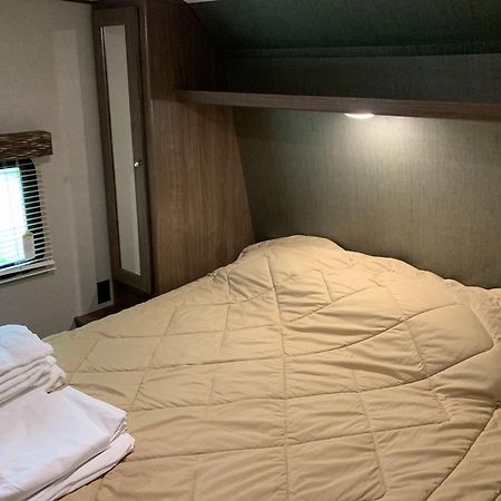 ホテル Golden Riverfront Campground エクステリア 写真