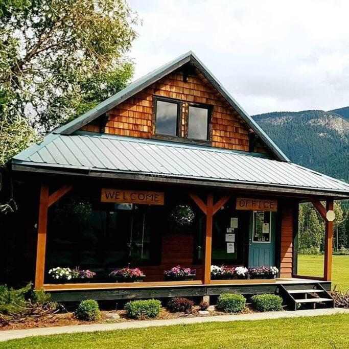 ホテル Golden Riverfront Campground エクステリア 写真