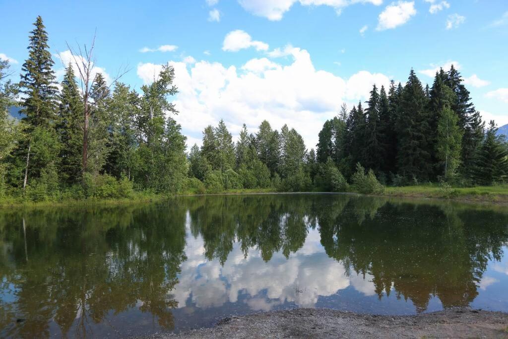 ホテル Golden Riverfront Campground エクステリア 写真