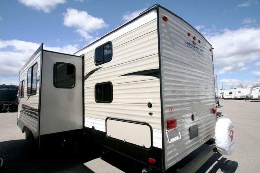 ホテル Golden Riverfront Campground エクステリア 写真