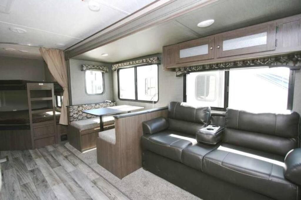 ホテル Golden Riverfront Campground エクステリア 写真