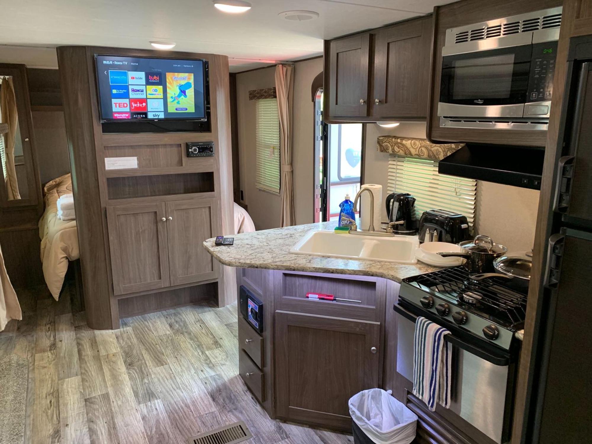 ホテル Golden Riverfront Campground エクステリア 写真
